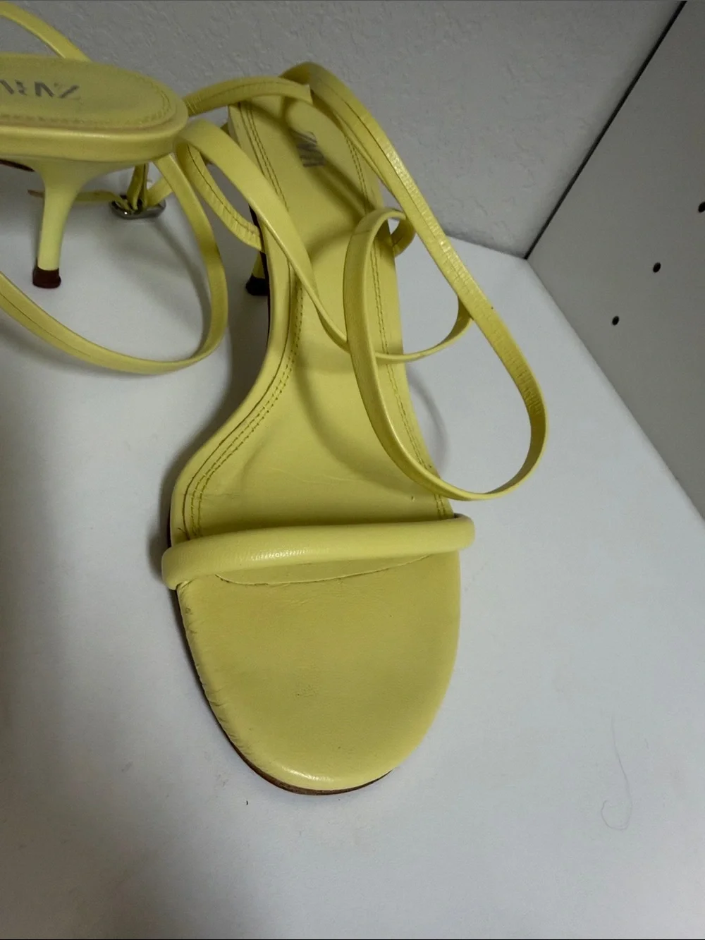 Zara sleek yellow